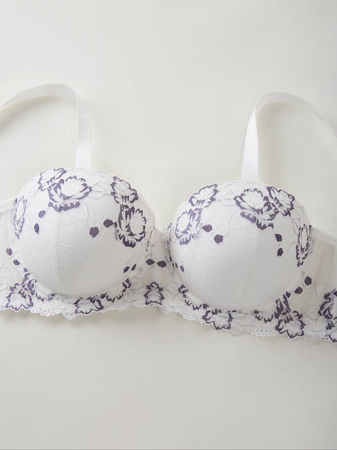 Sutiã Plus Size com Renda e Bo - Embroidery Embellishments avaliação e preço